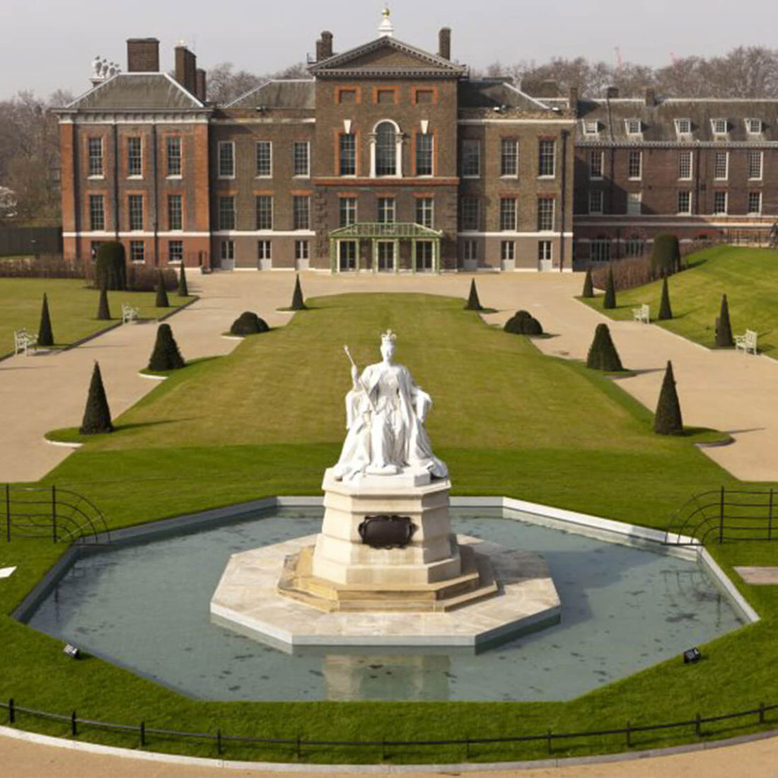 Garrard showcased at Kensington Palace’s ‘Life Through a Royal Lens’ exhibition