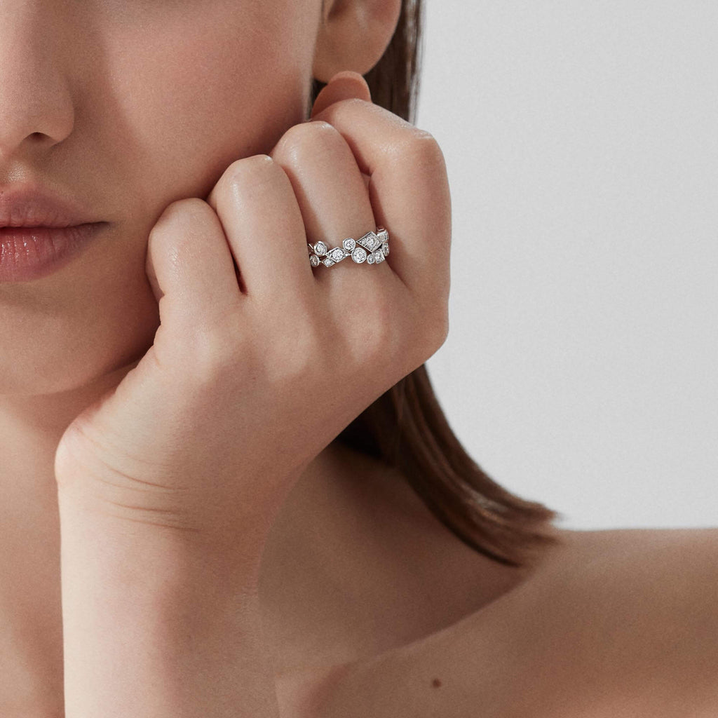 0007 Garrard Albemarle Abstract Diamond Ring In 18ct White Gold 2017424 Model