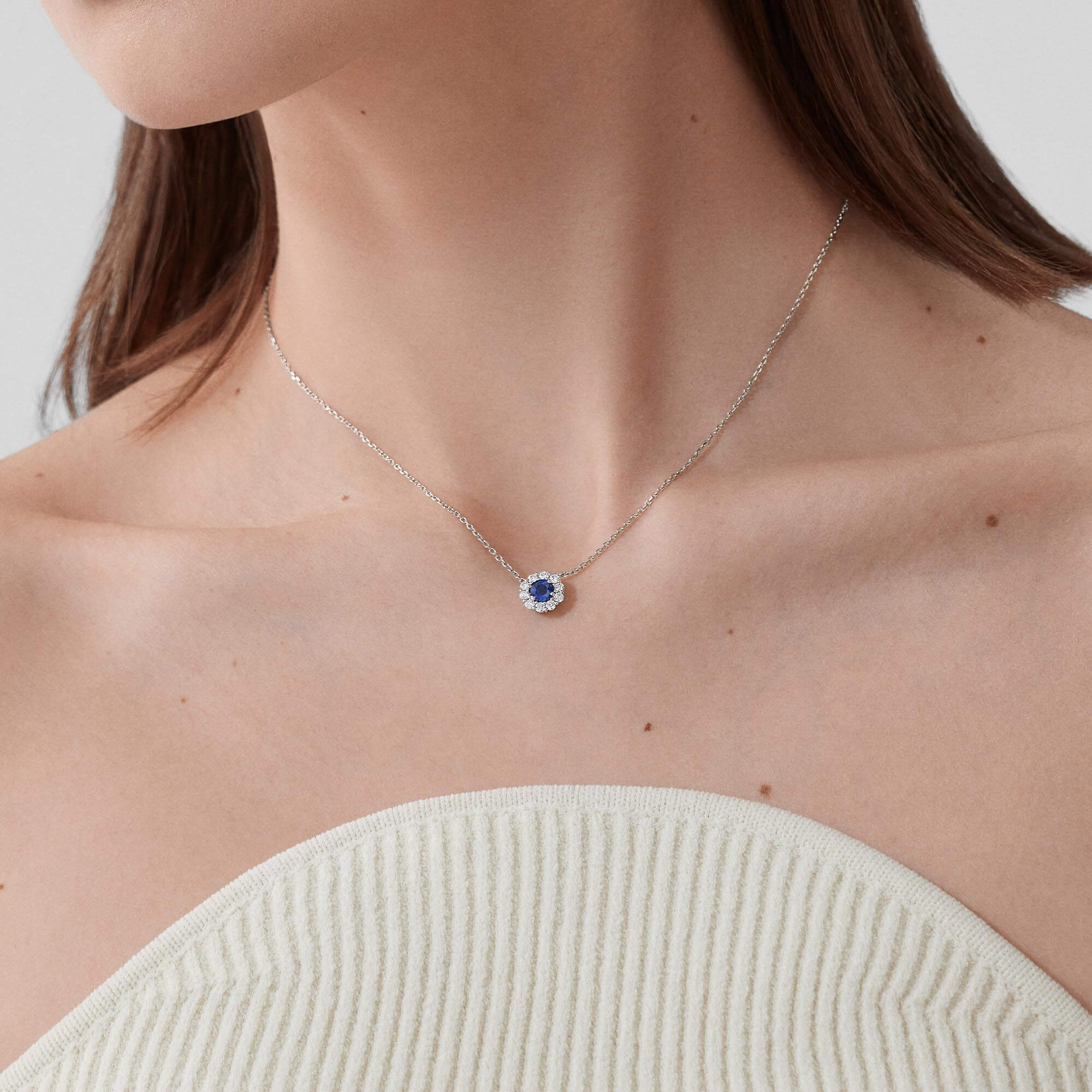 1735 Round Sapphire Pendant | In Platinum with Diamonds