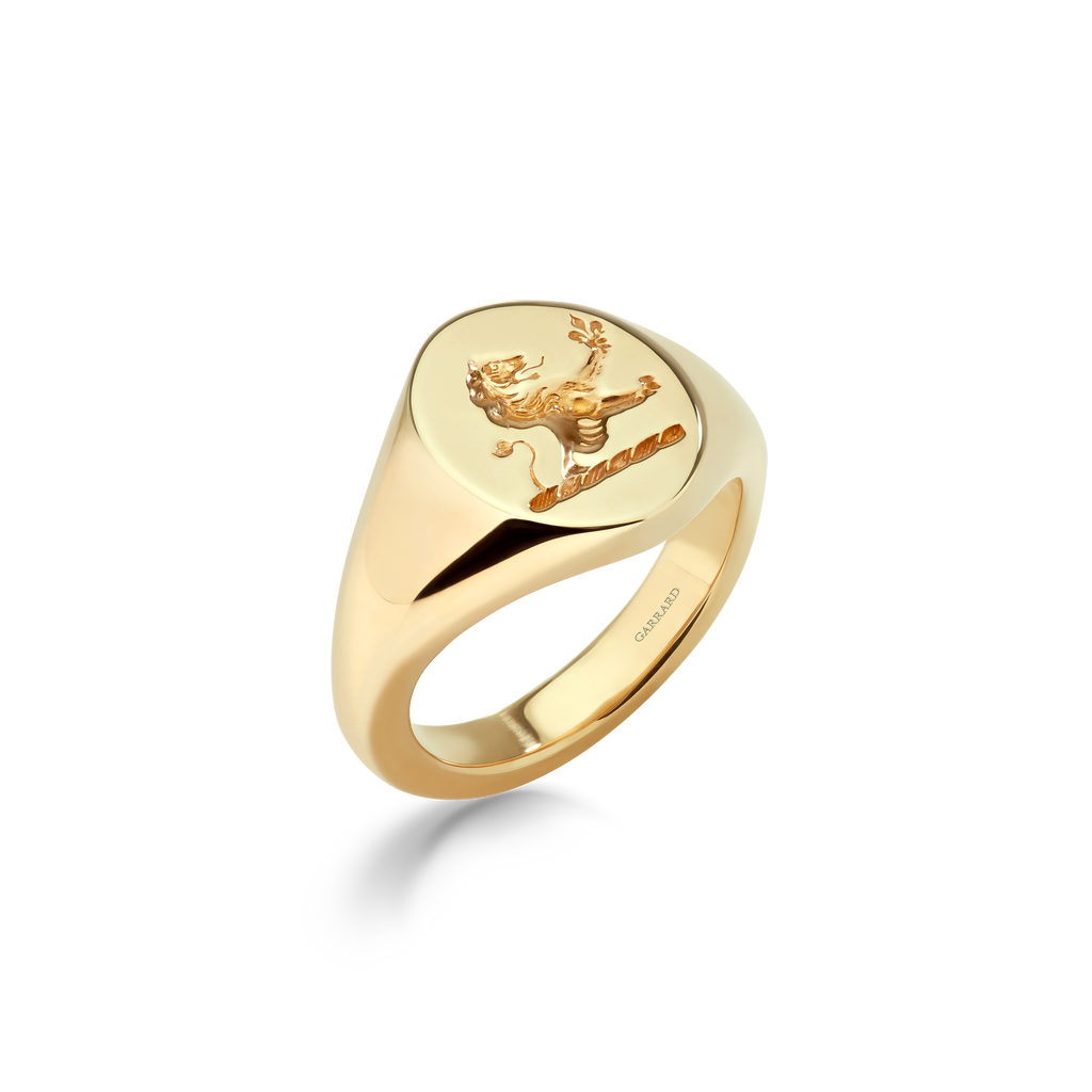 Large Oval Signet Ring | In 18ct Yellow Gold