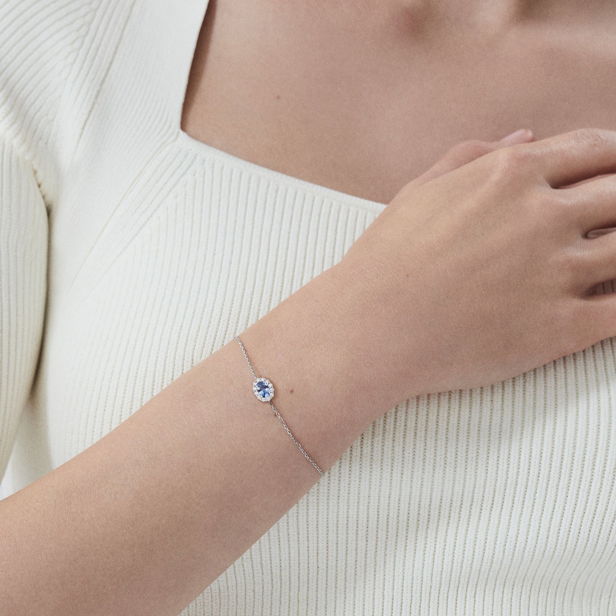 1735 Mini Icons Pale Sapphire Bracelet | In Platinum with Diamonds