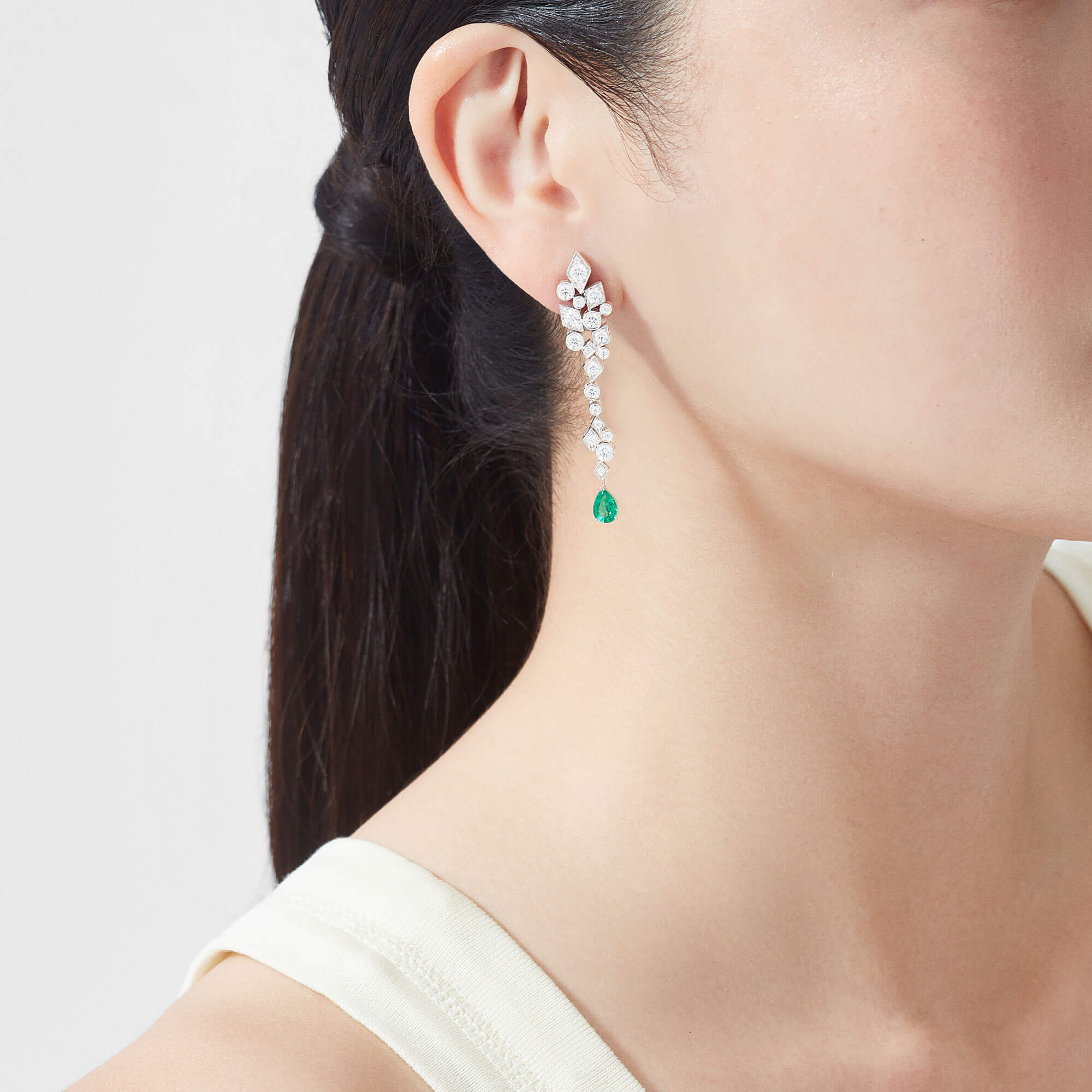 Garrard Albemarle Abstract Transformable Diamond Earrings(2017415) with emerald drops (2018509) on model