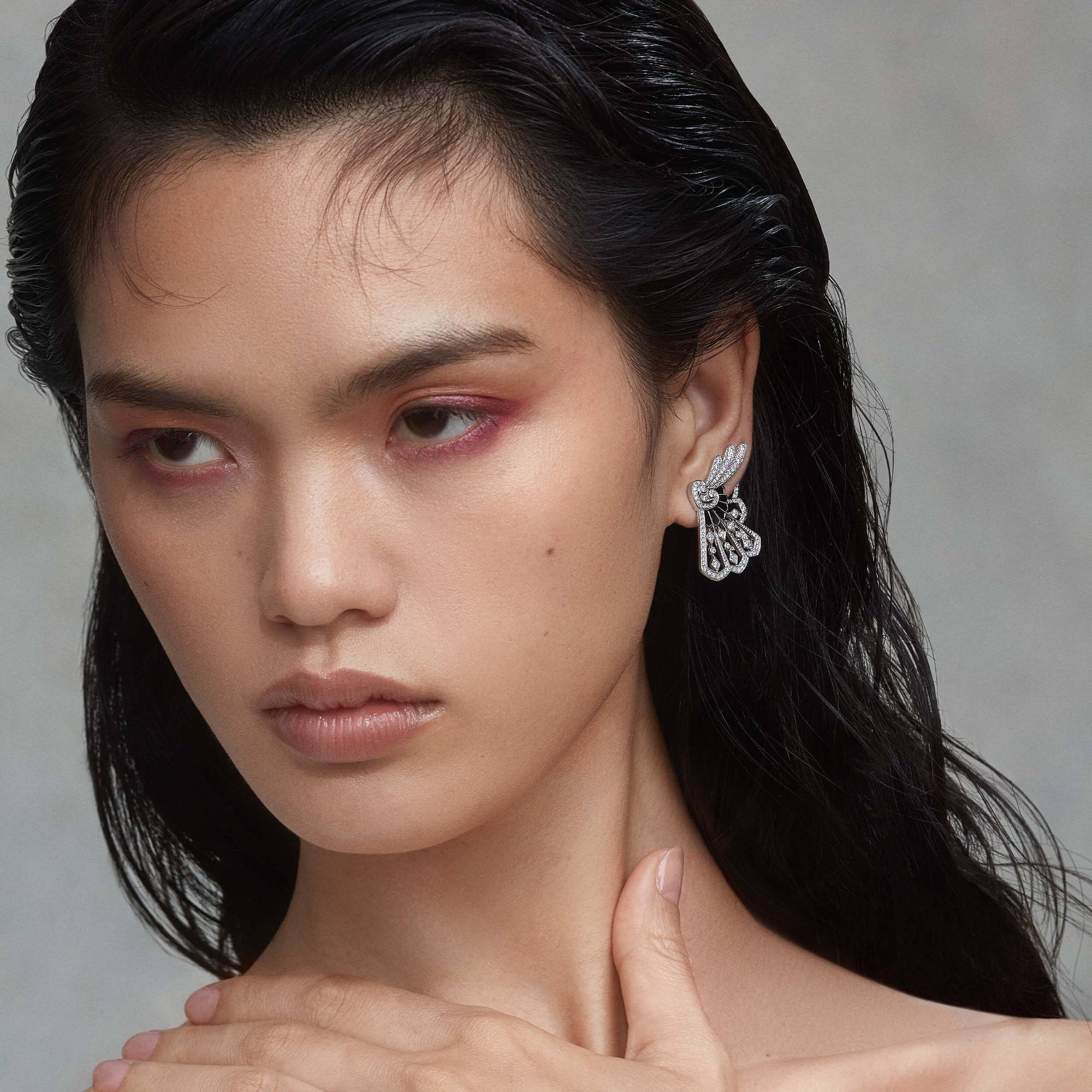 Garrard Fanfare Diamond Ear Climbers​ In 18ct White Gold with Onyx 2015308 Model