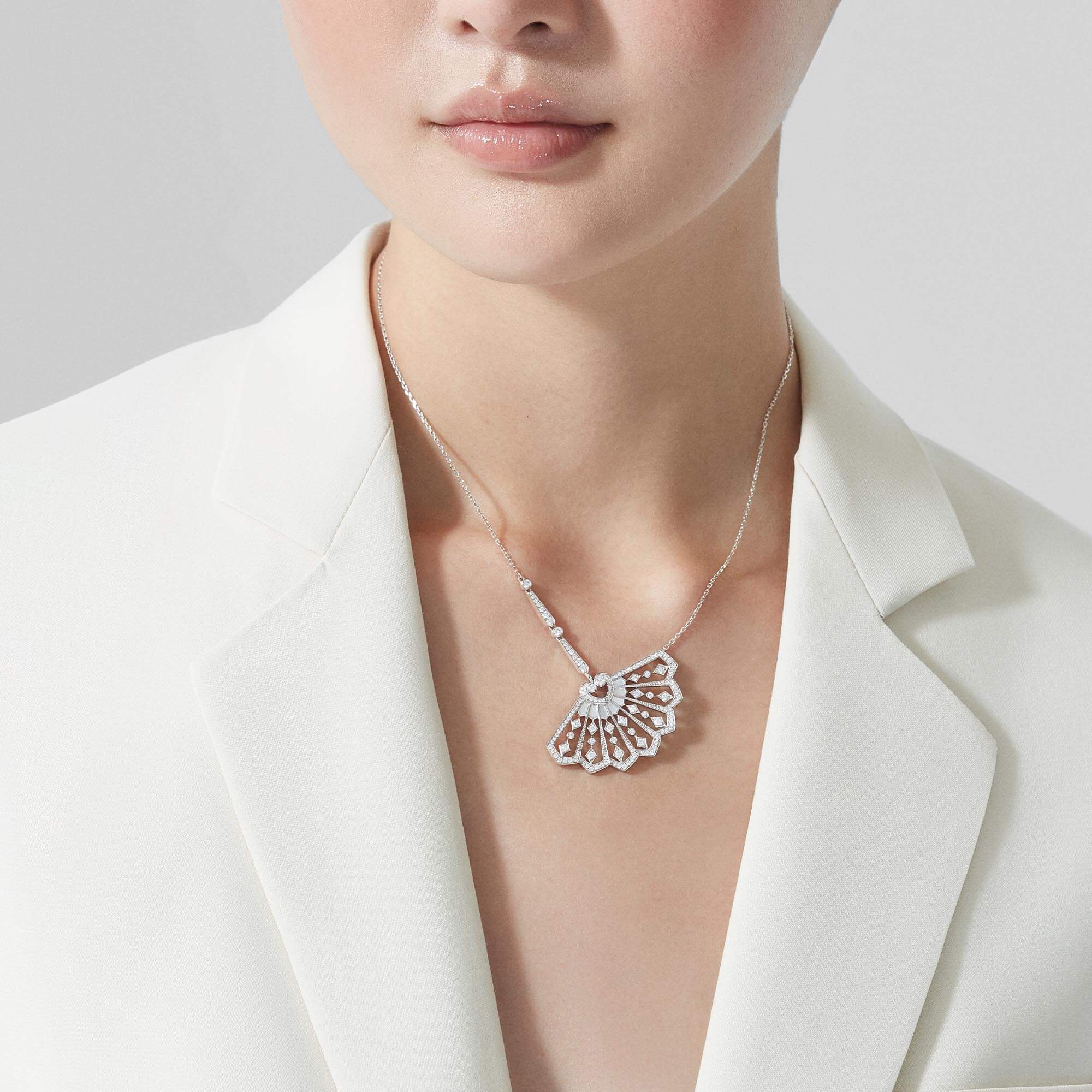 Garrard Fanfare Jewellery Collection Classic diamond and mother of pearl Pendant in 18ct white gold, Model