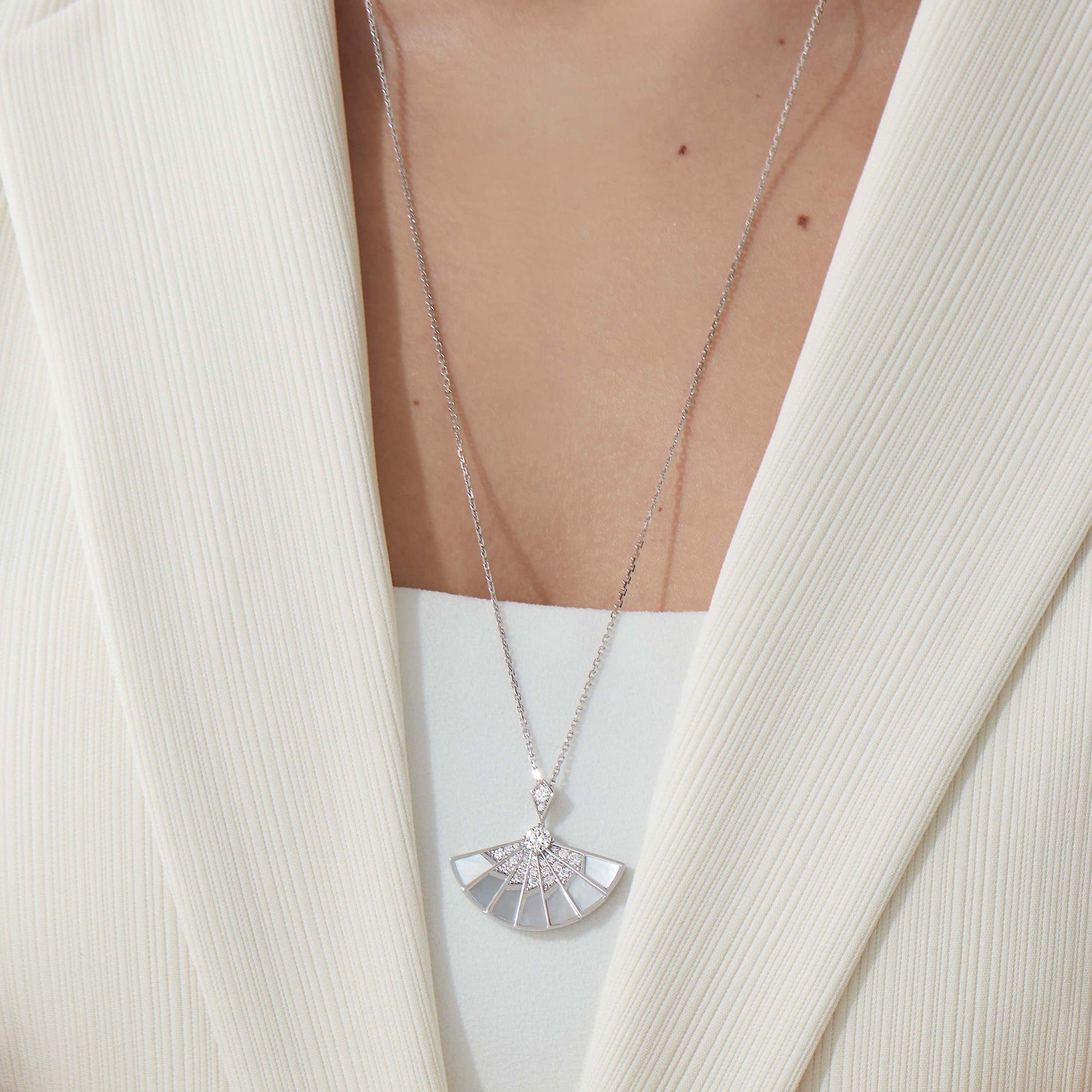 Garrard Fanfare Symphony jewellery collection Diamond and Mother of Pearl Slider Pendant In 18ct White Gold 2018263 Model View