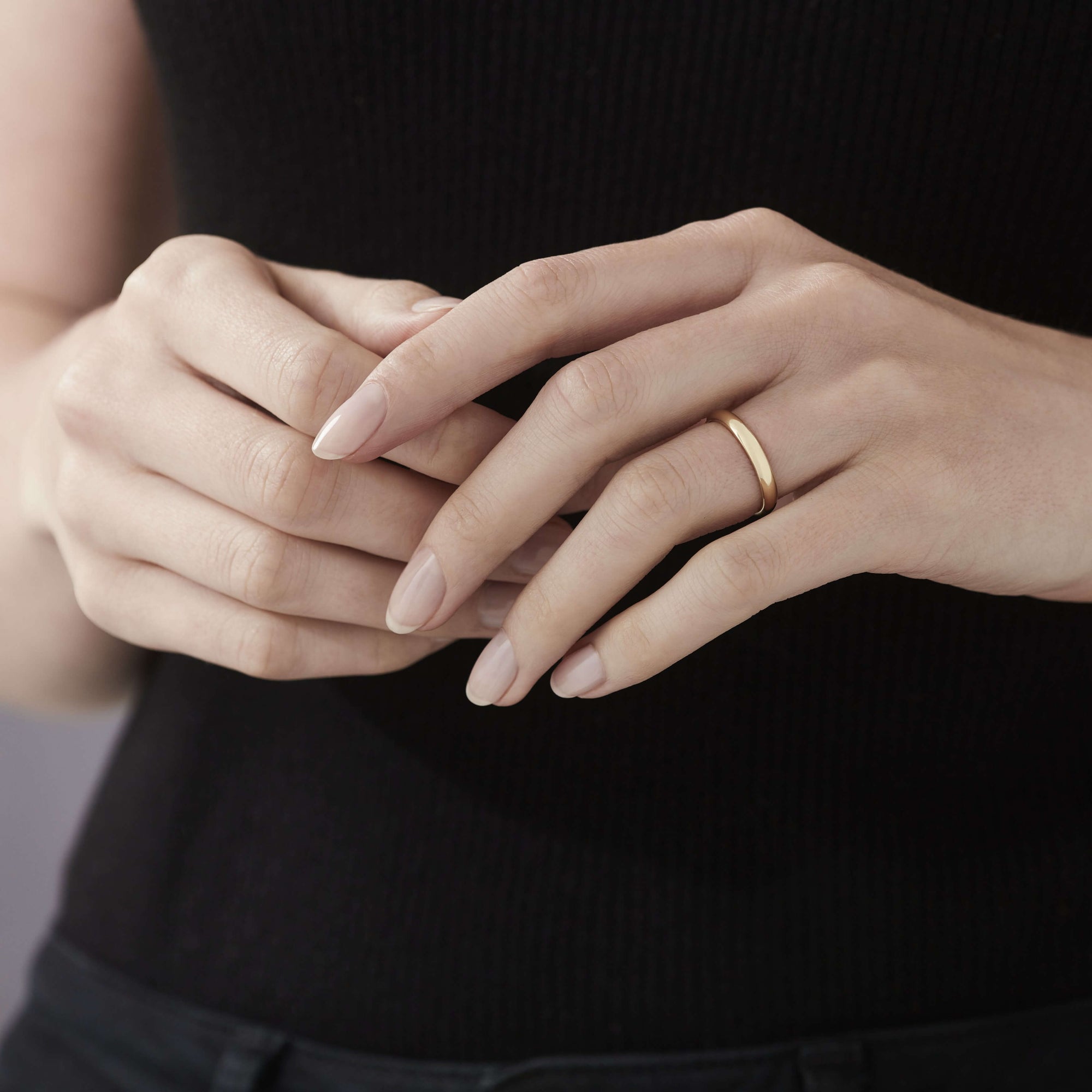 Garrard Heavy Court Wedding Ring in 18ct Yellow Gold 2017984