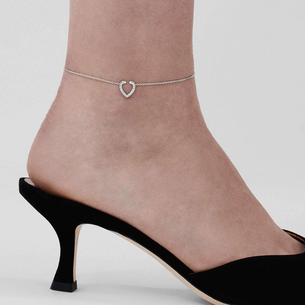 Garrard Mini Icons Aloria collection Diamond anklet in 18ct white gold 2018652 on model