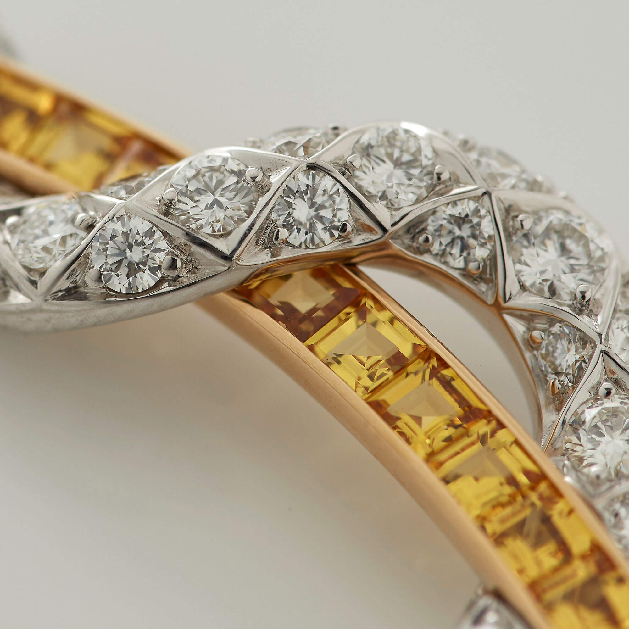Garrard Muse Serpent Yellow Sapphire and Diamond Necklace 2016020 closeup 2