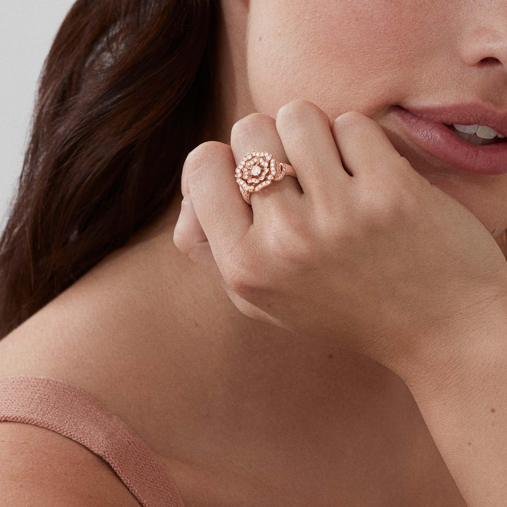 Garrard Tudor Rose Collection Rose Gold Ring With Diamonds 2012637 Model