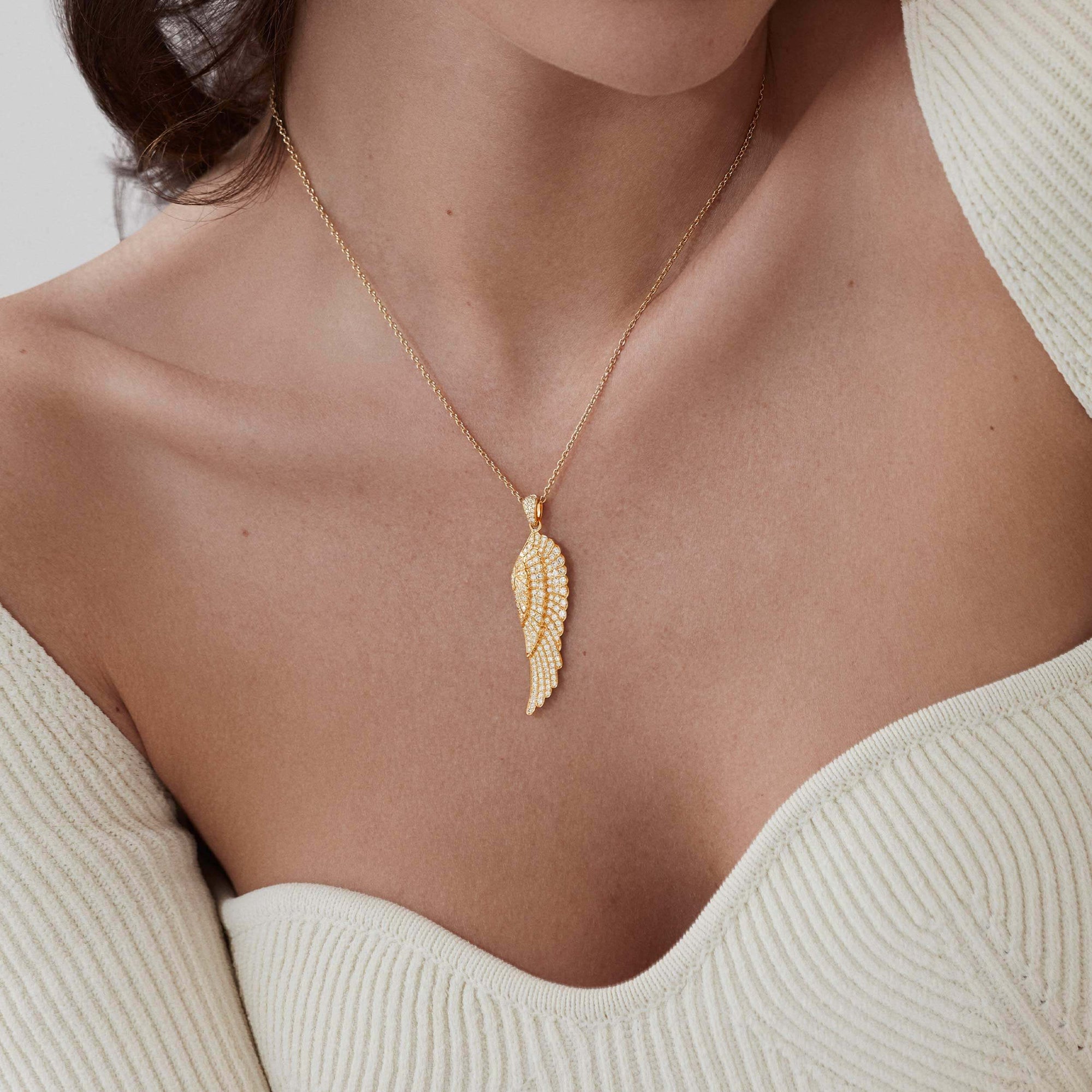 Garrard Wings Classic jewellery collection Large Diamond Pendant In 18ct Yellow Gold 2010591 model