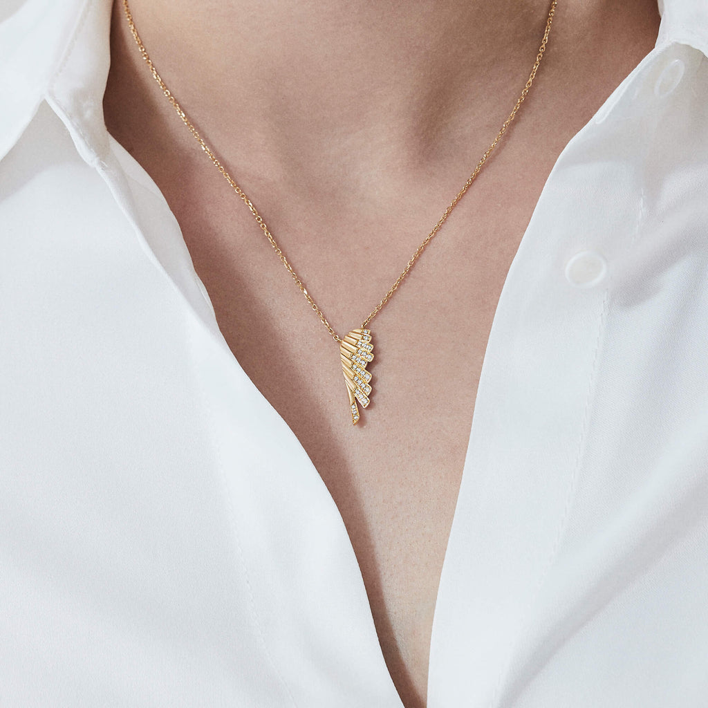 Garrard Wings Rising collection Mini Icon Diamond Pendant in 18ct Yellow Gold 2018633 001