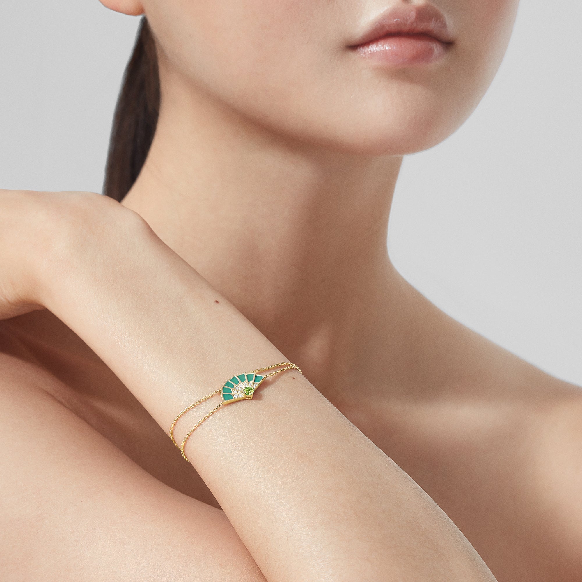 Fanfare Symphony Tsavorite and Apple Malachite Bracelet | In 18ct Yellow Gold with Diamonds